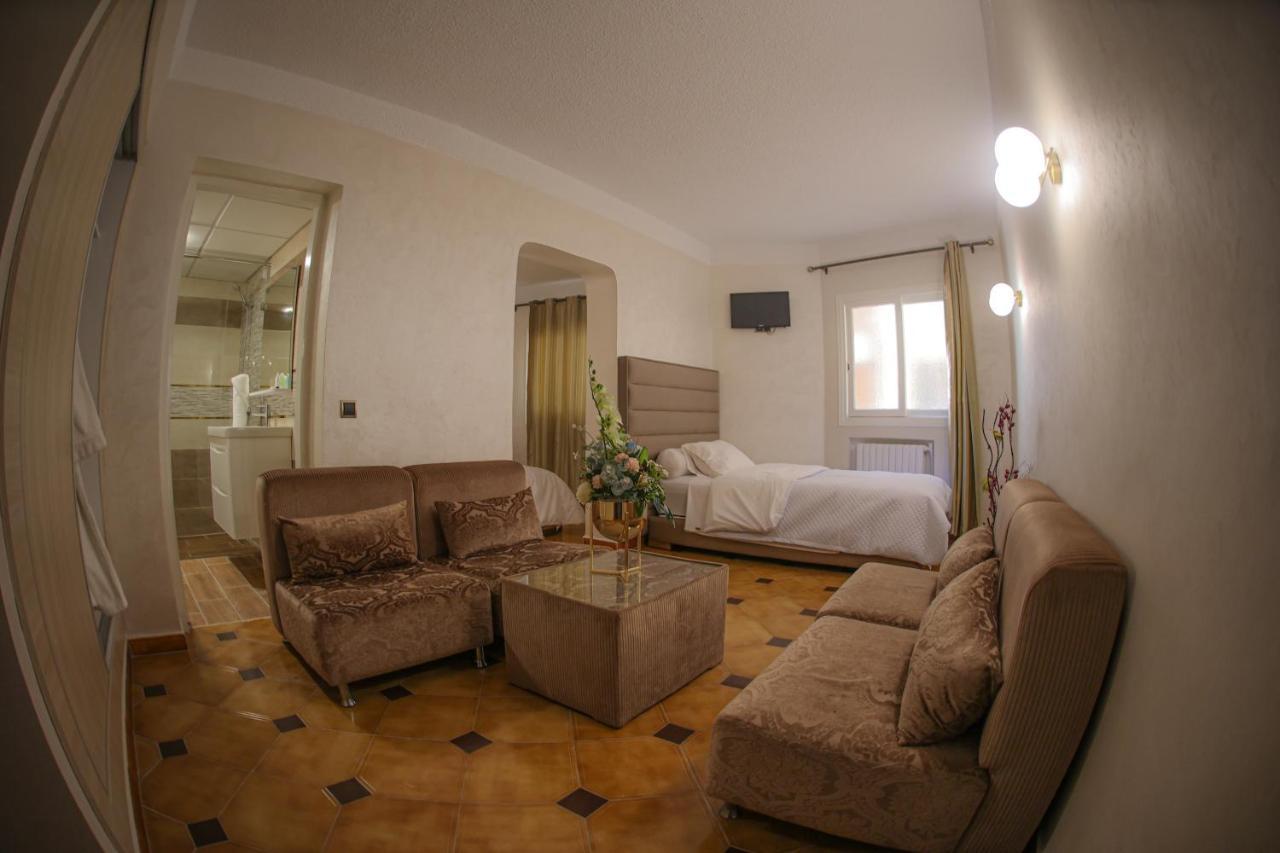 Hotel Des Lilas Oujda Bagian luar foto