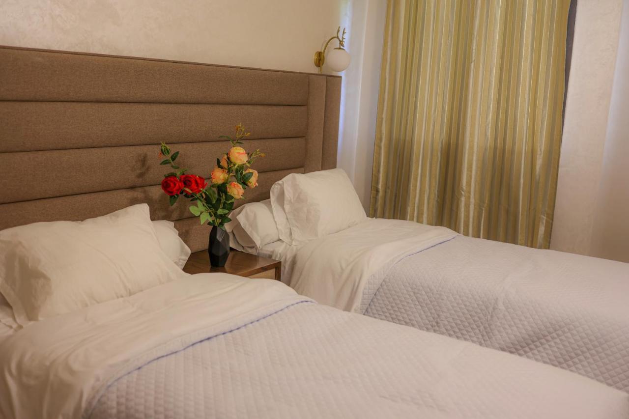 Hotel Des Lilas Oujda Bagian luar foto