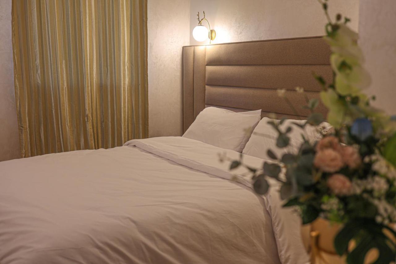 Hotel Des Lilas Oujda Bagian luar foto