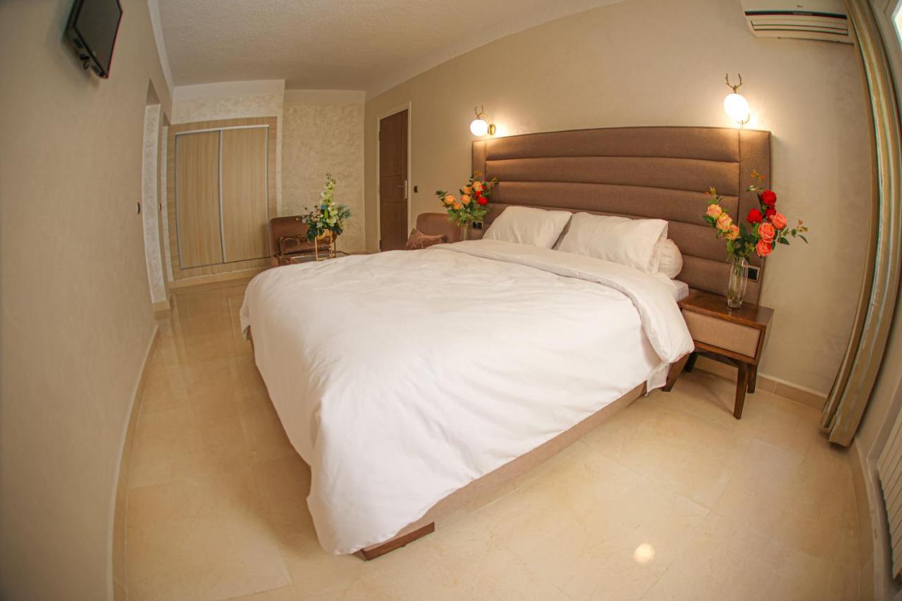 Hotel Des Lilas Oujda Bagian luar foto