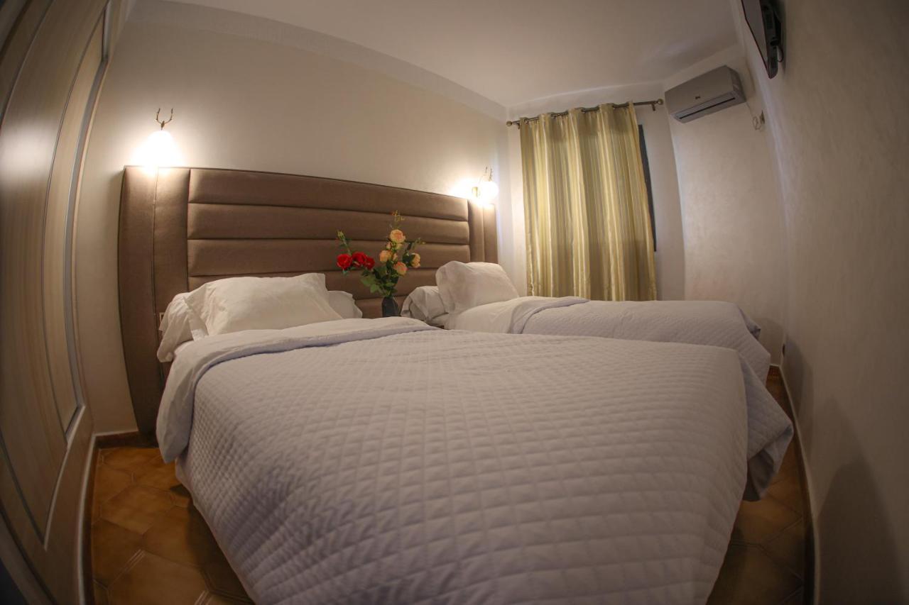 Hotel Des Lilas Oujda Bagian luar foto