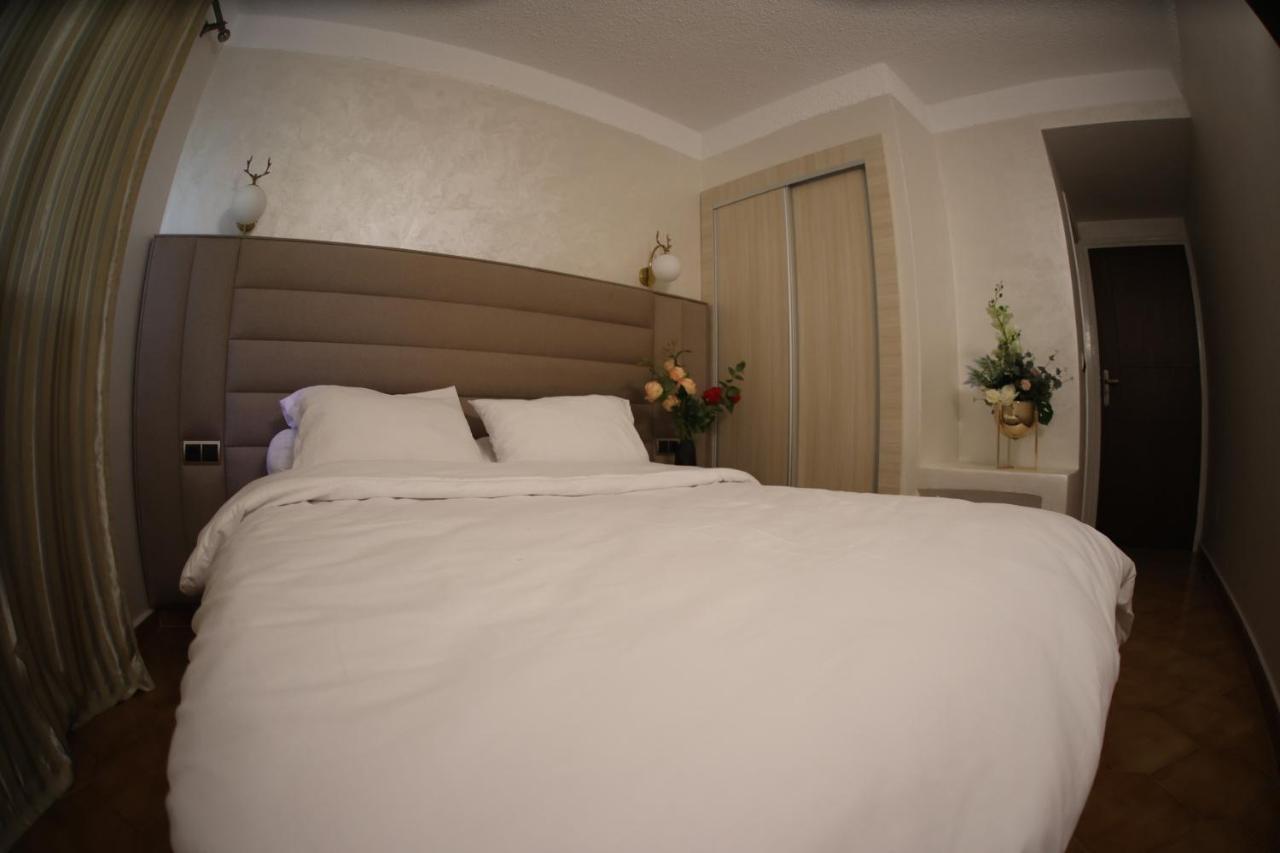 Hotel Des Lilas Oujda Bagian luar foto